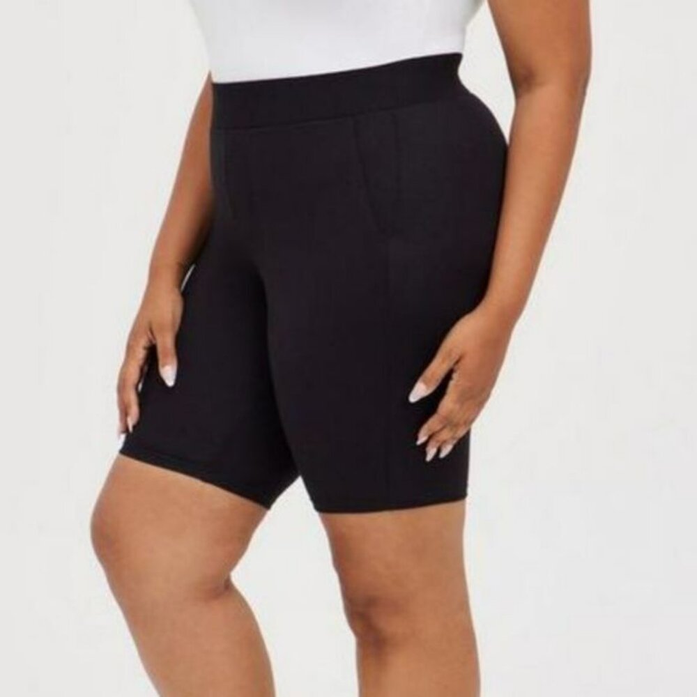 Torrid black bike shorts with pockets